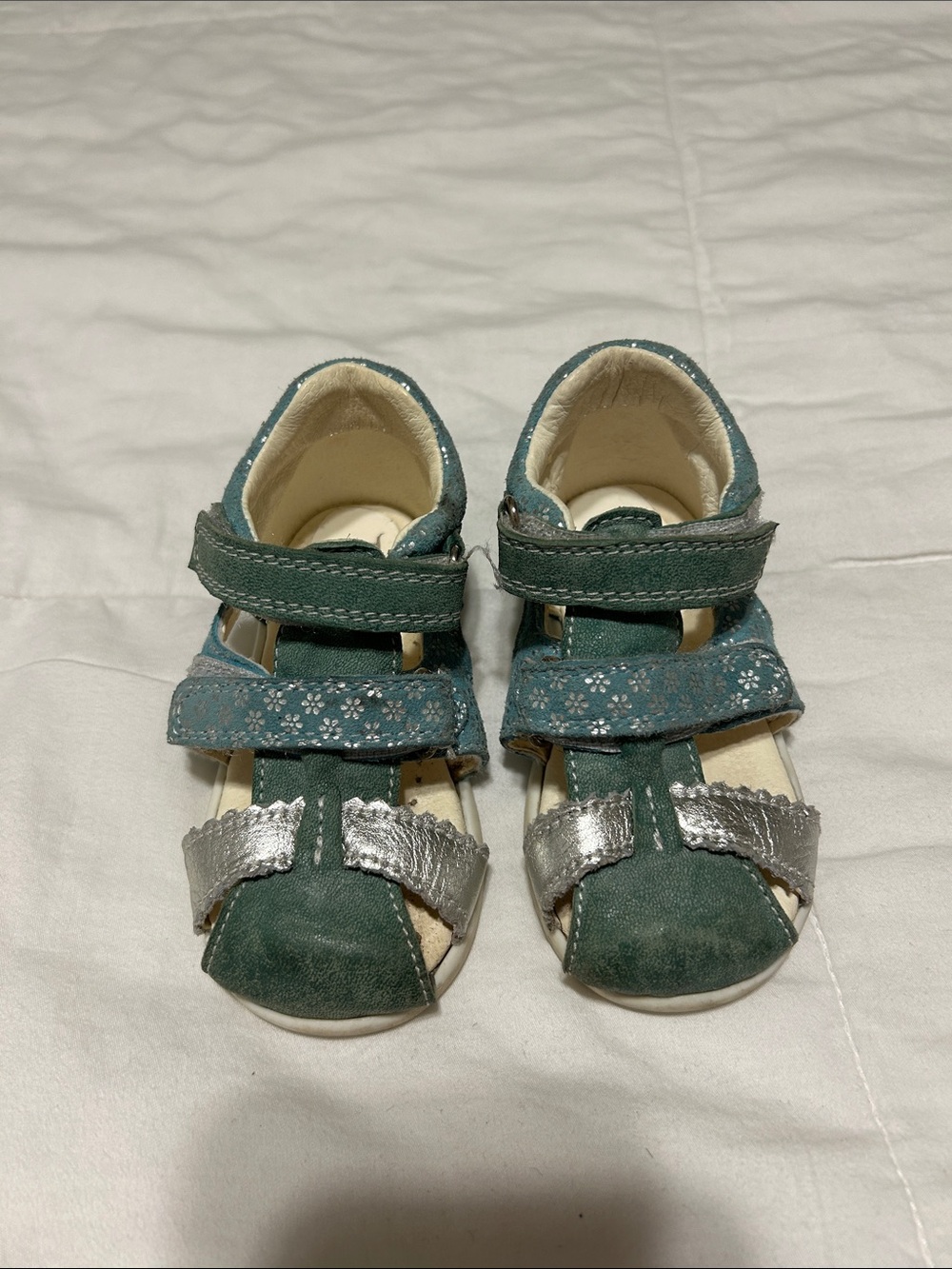 Todor Kids Teal and Silver Strappy Sandals, leather Under and Upper, Size 6.